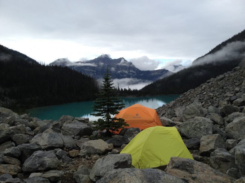 camping, kanada, palapinės, kalnai, working holiday canada, darbas ir atostogos kanadoje
